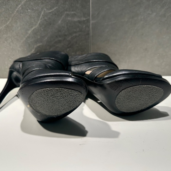 Calvin Klein Patrish - Picture 6 of 7